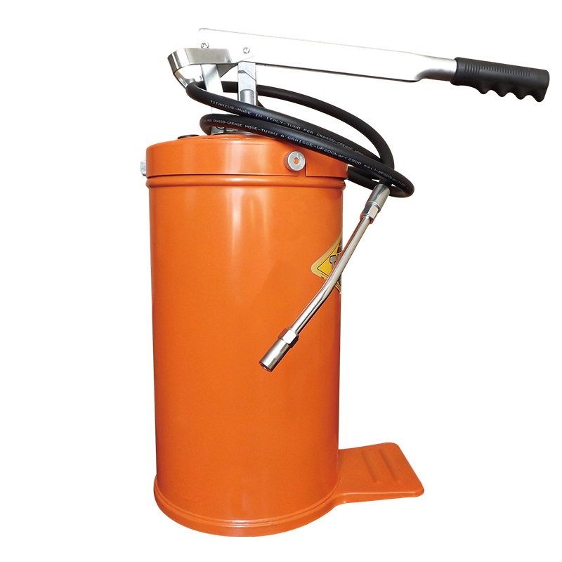 Classic hand-operated grease pump